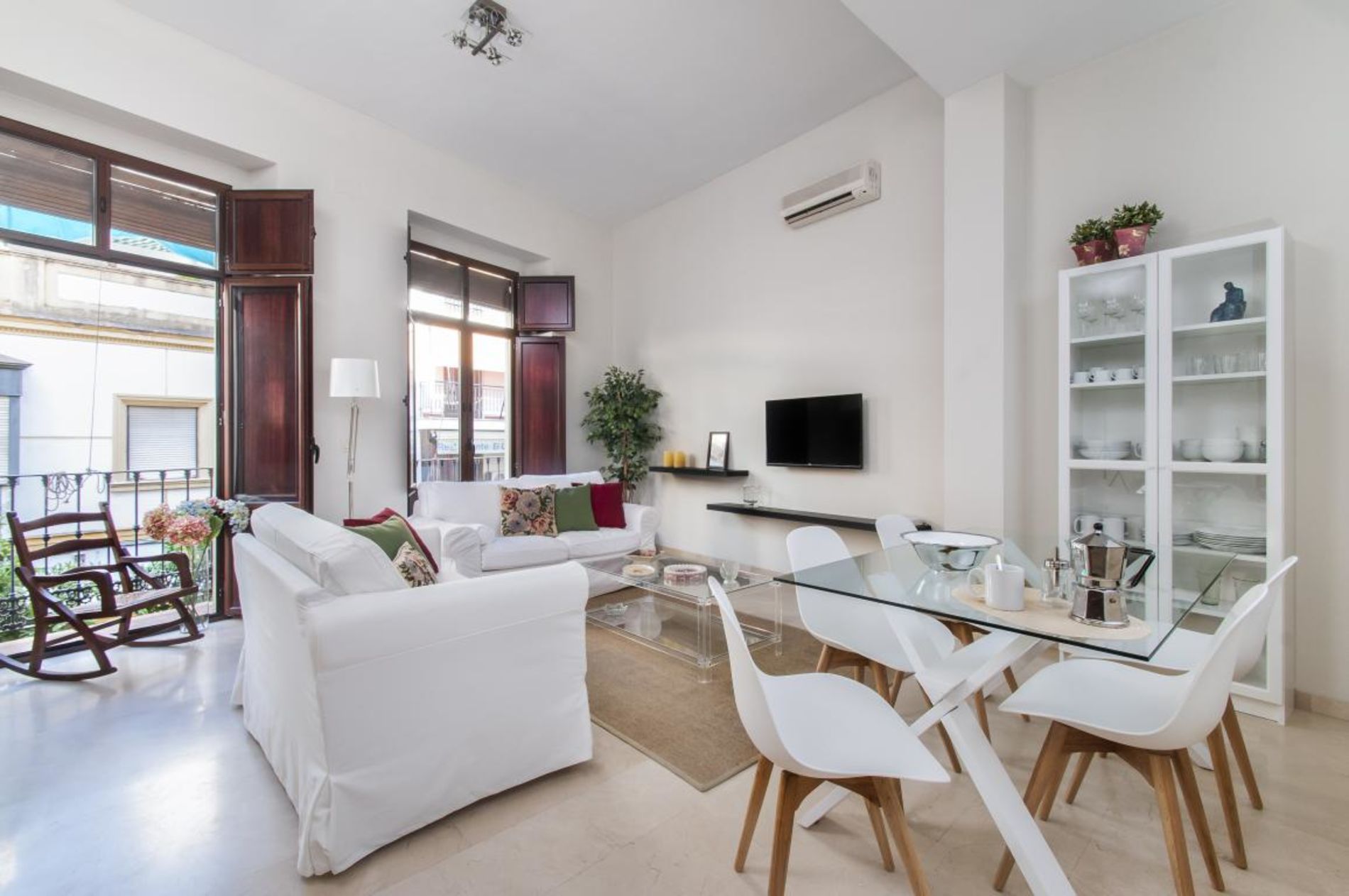 Furnished Apartment Rentals in Seville, Spain | Homelike