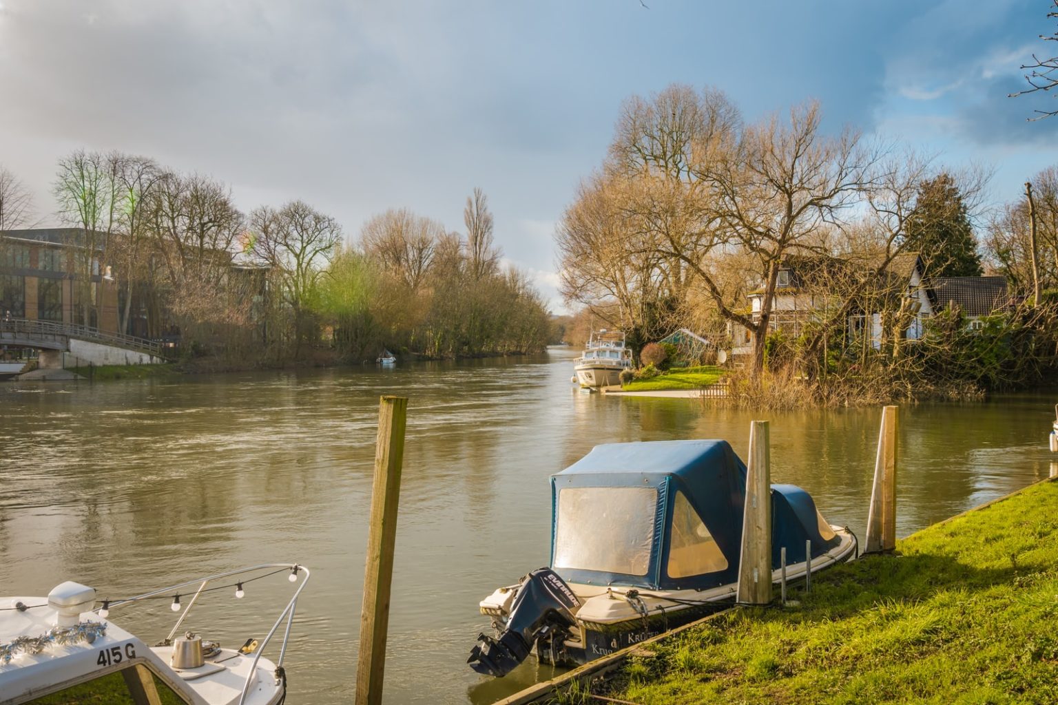 On the river near town - photo #3